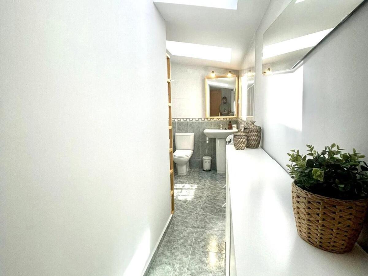 Calu Homes Duplex Cerca Playa De Huelin マラガ エクステリア 写真