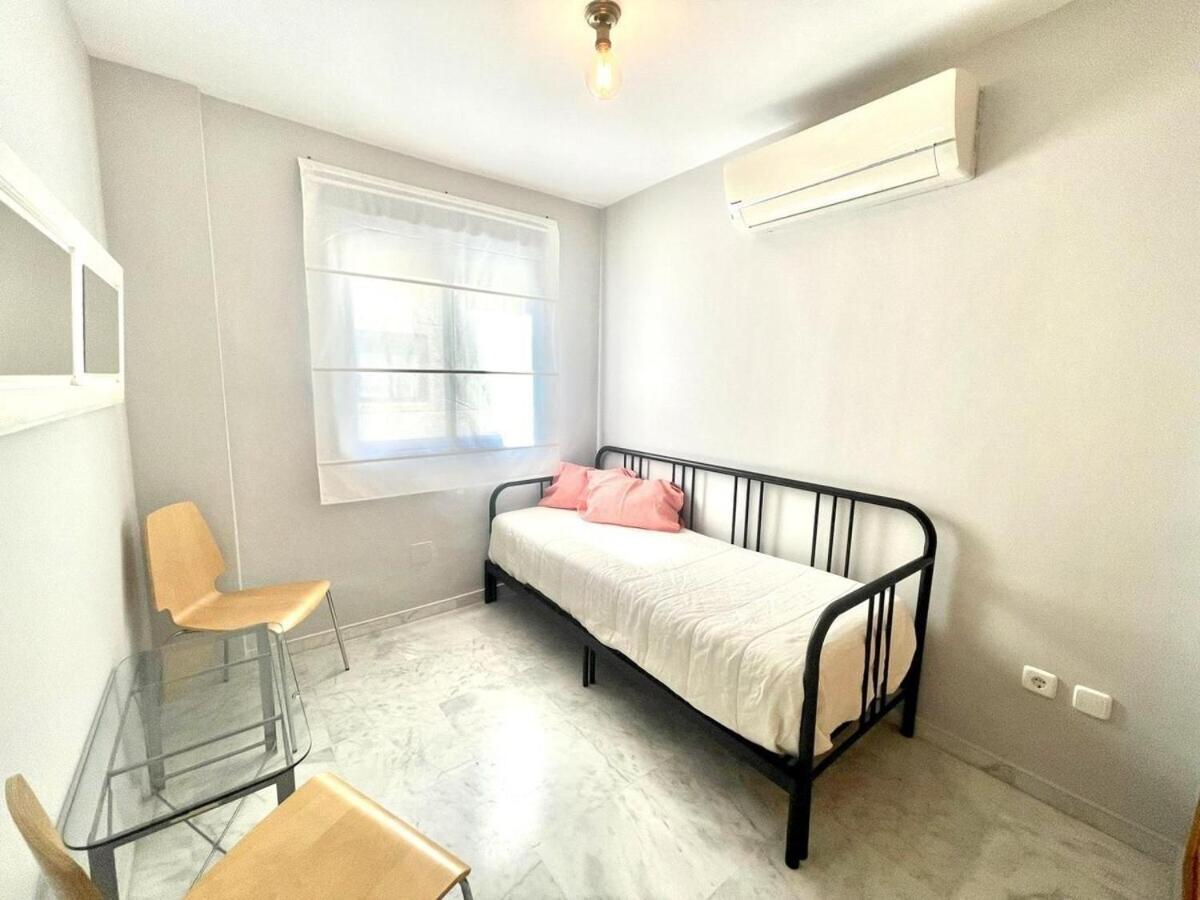 Calu Homes Duplex Cerca Playa De Huelin マラガ エクステリア 写真