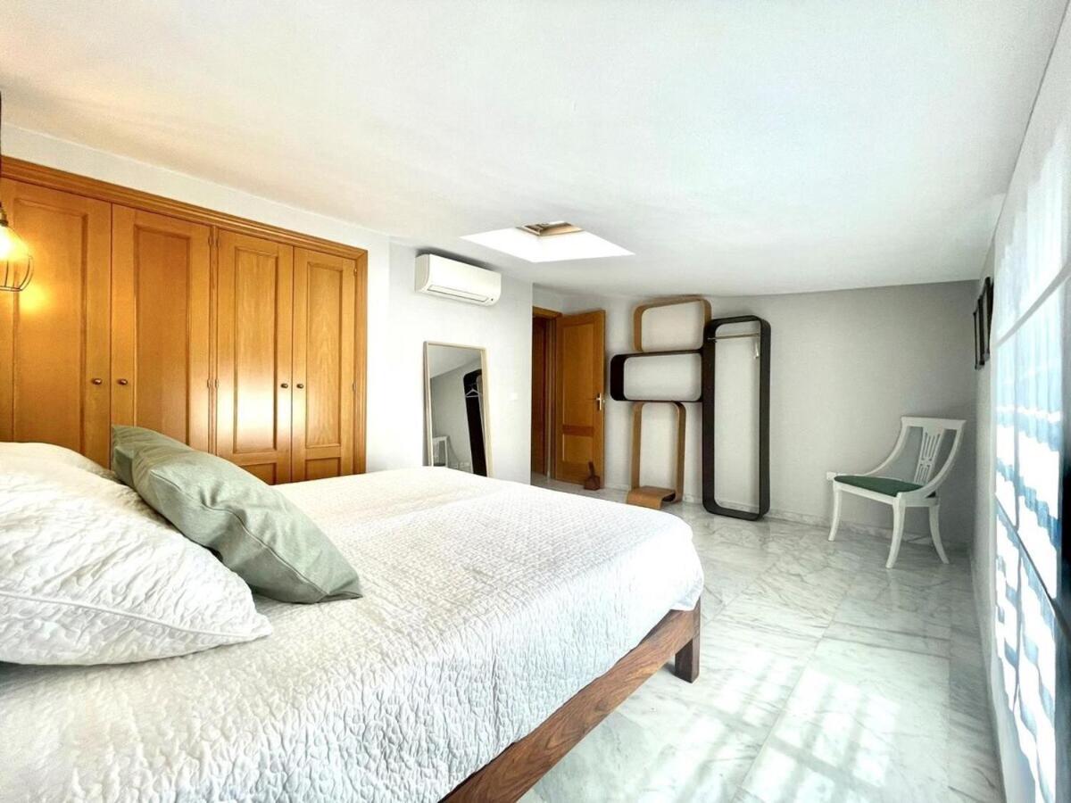 Calu Homes Duplex Cerca Playa De Huelin マラガ エクステリア 写真