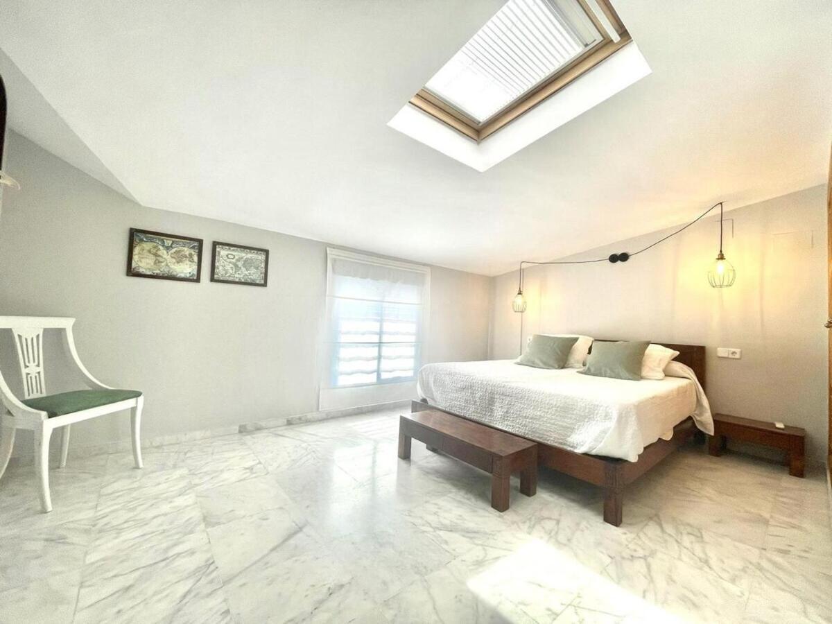 Calu Homes Duplex Cerca Playa De Huelin マラガ エクステリア 写真