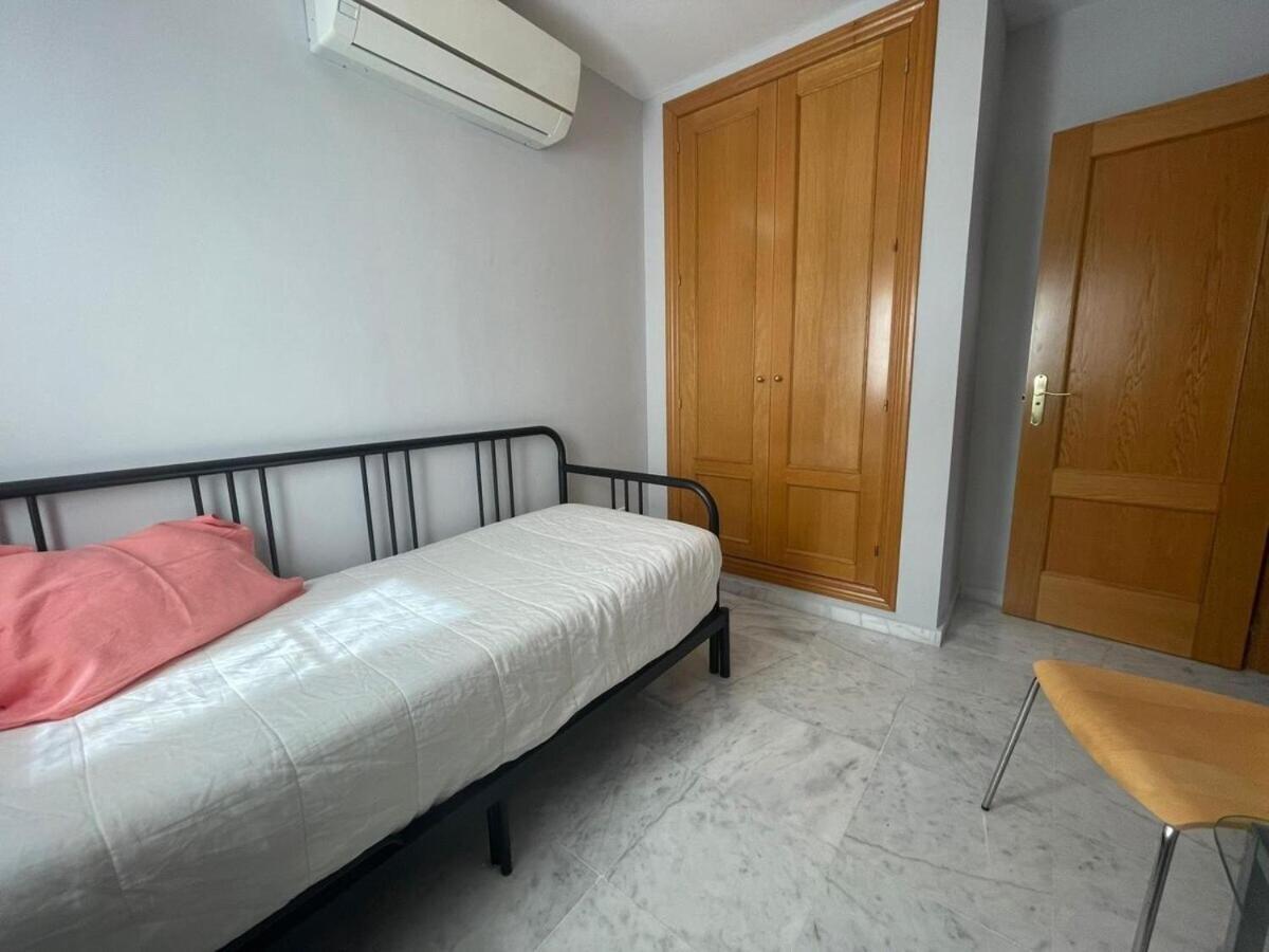 Calu Homes Duplex Cerca Playa De Huelin マラガ エクステリア 写真
