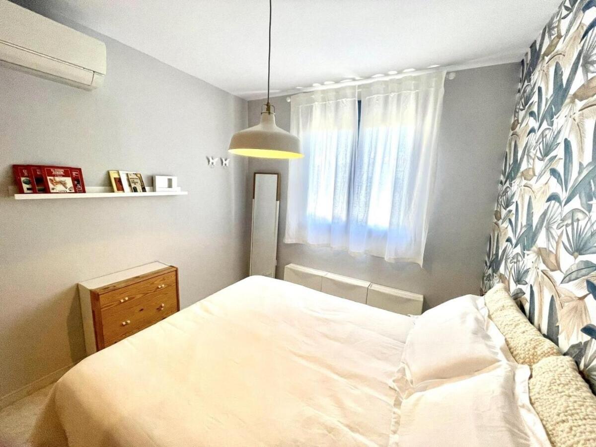 Calu Homes Duplex Cerca Playa De Huelin マラガ エクステリア 写真