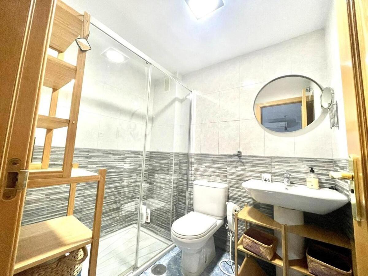 Calu Homes Duplex Cerca Playa De Huelin マラガ エクステリア 写真