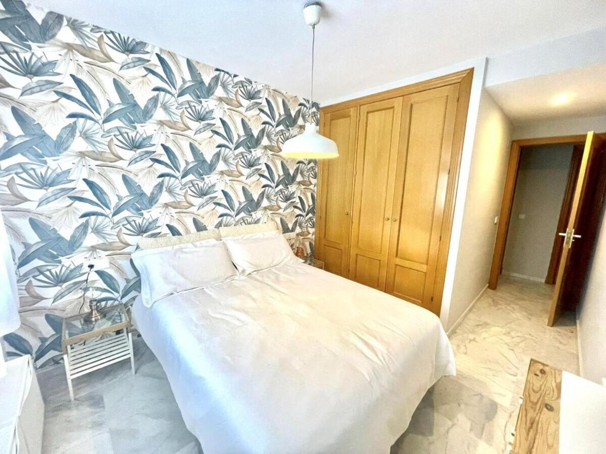 Calu Homes Duplex Cerca Playa De Huelin マラガ エクステリア 写真